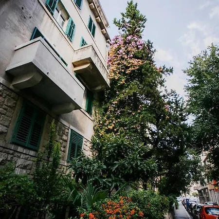 Гостевой дом Old Mulberry Сплит