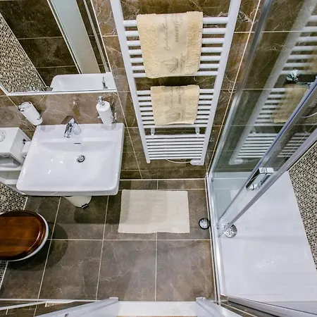 Old Mulberry Гостевой дом Сплит