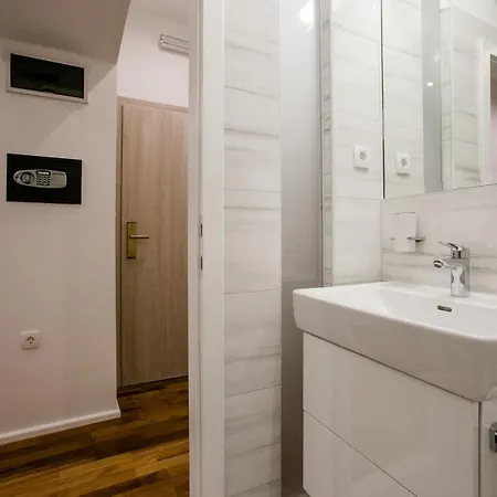 老穆尔贝利旅馆 4* 斯普利特